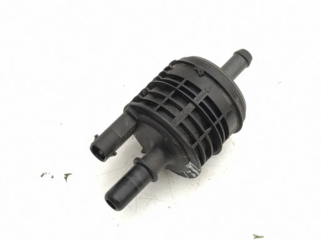 Vacuum valve A0004703700
