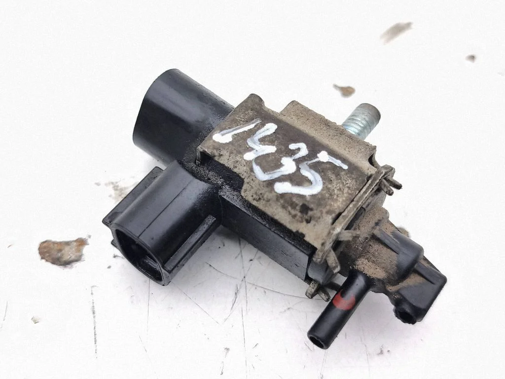 Vacuum valve K5T46494