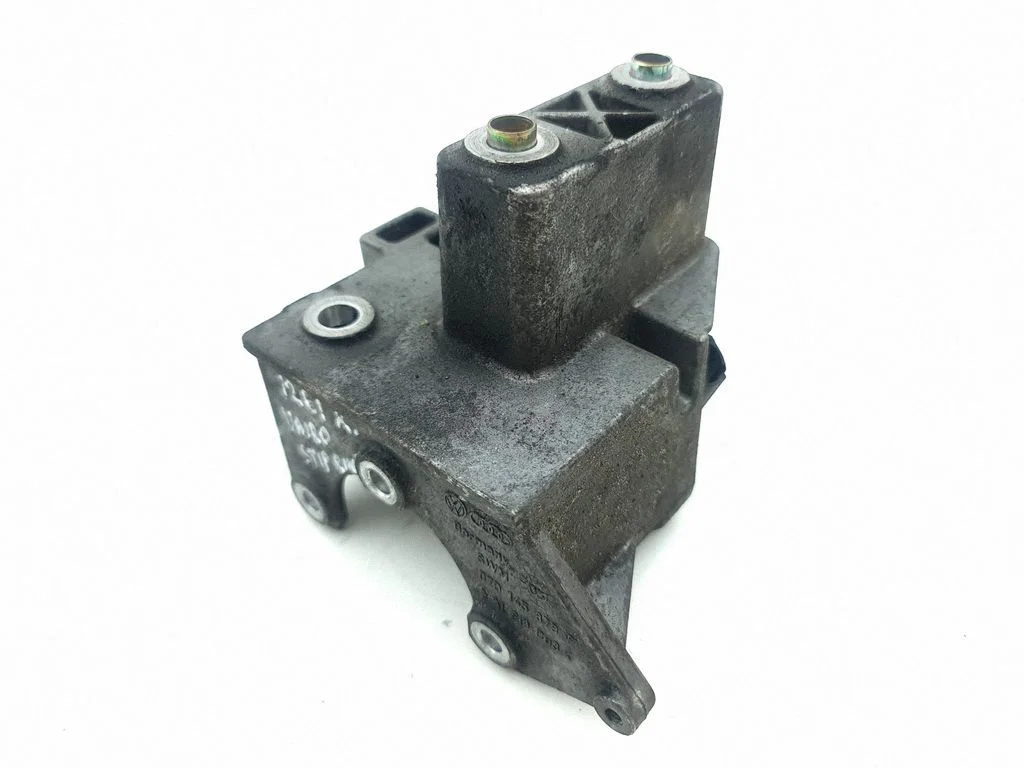 Power steering pump mounting bracket 07D145879F