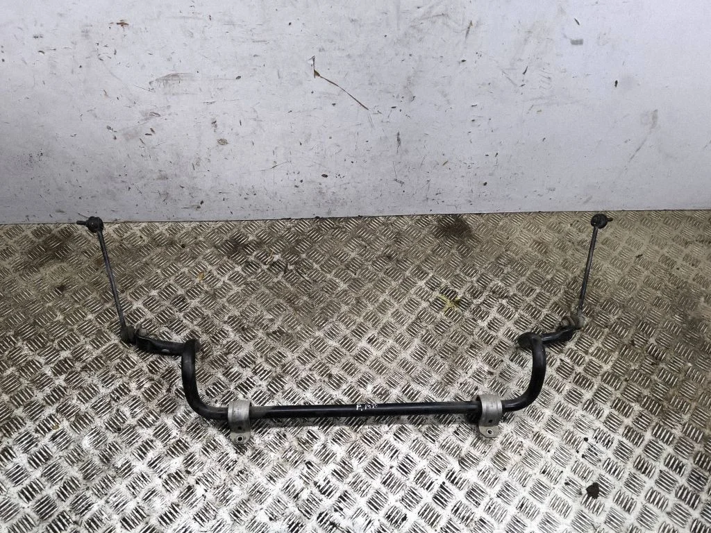 Stabilizator przedni