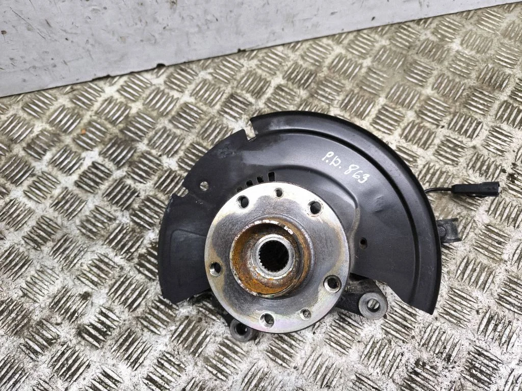 Front wheel hub – right