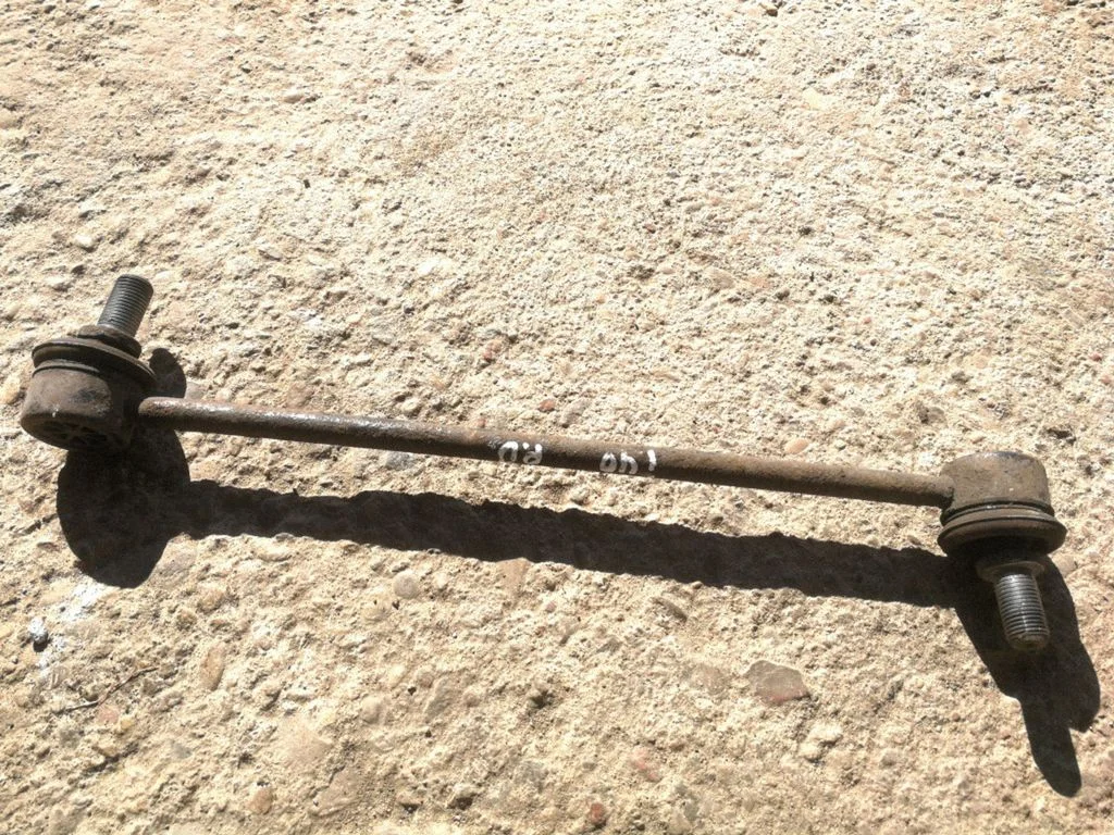 Front anti-roll bar/stabilizer link – right