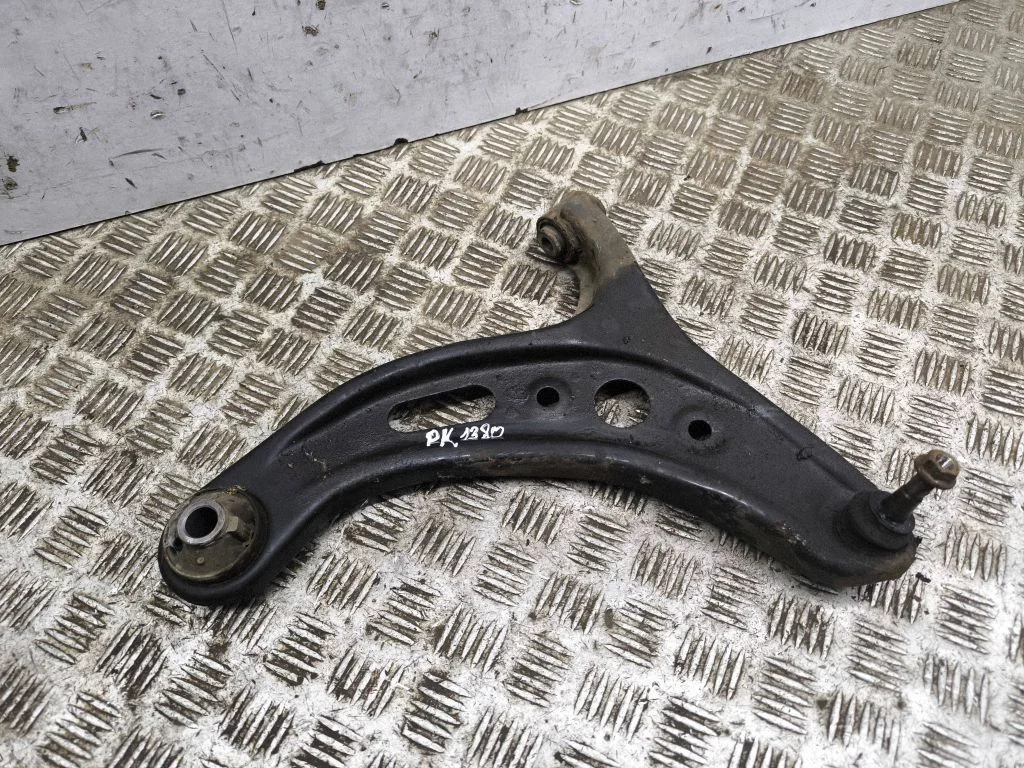 Front lower control arm/wishbone – left