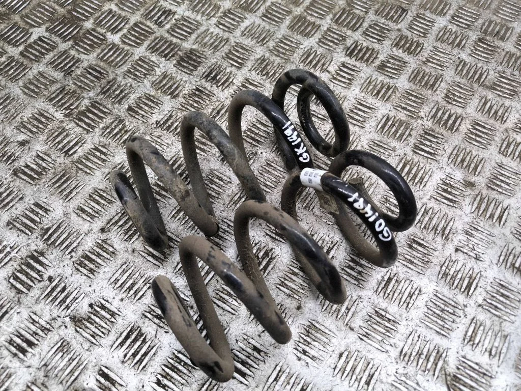 Rear coil spring 8852404