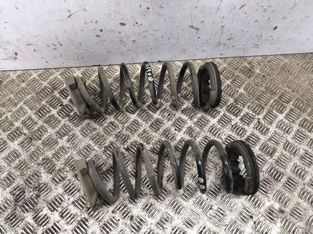 Rear coil spring K8D25B749CB
