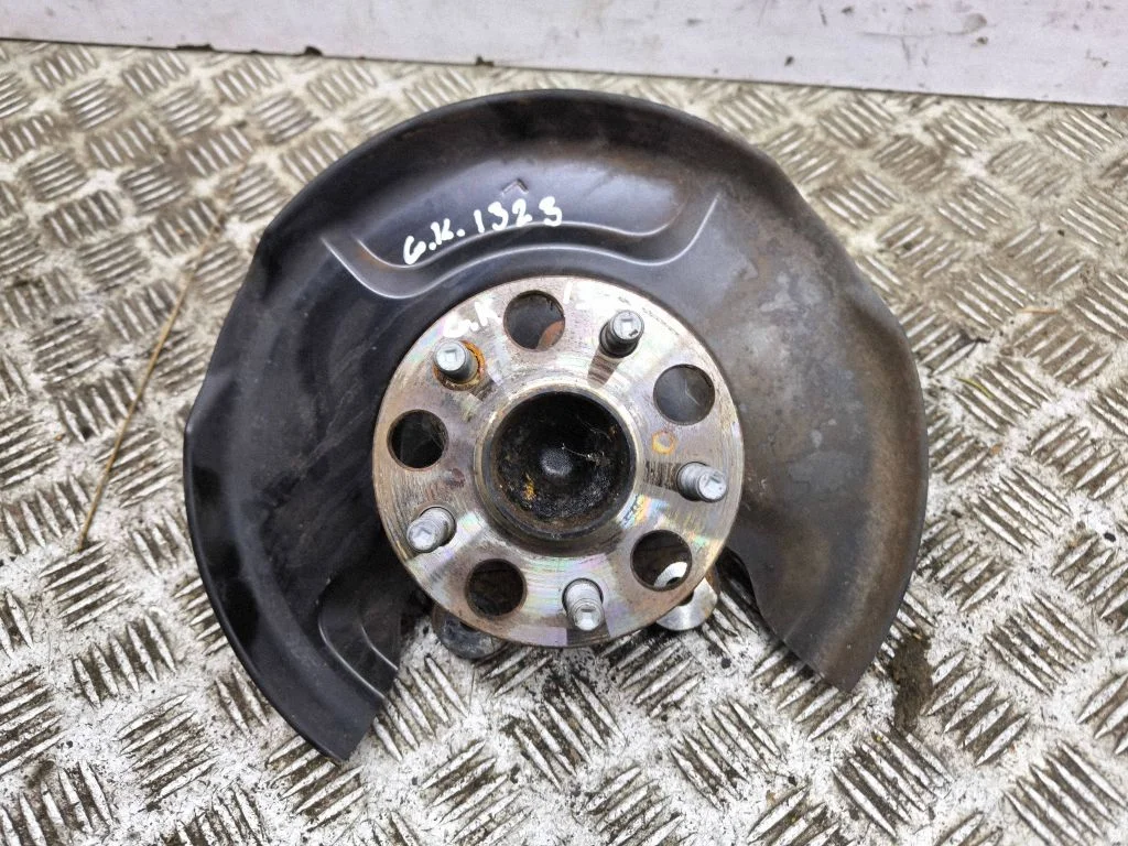 Rear wheel hub 89544F4010