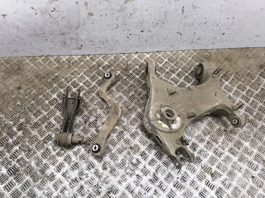 Rear upper control arm/wishbone – right