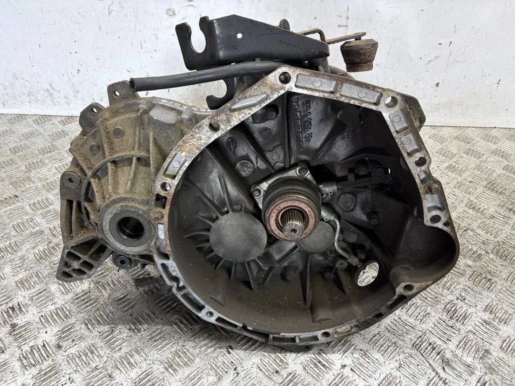 Manual 5 speed gearbox