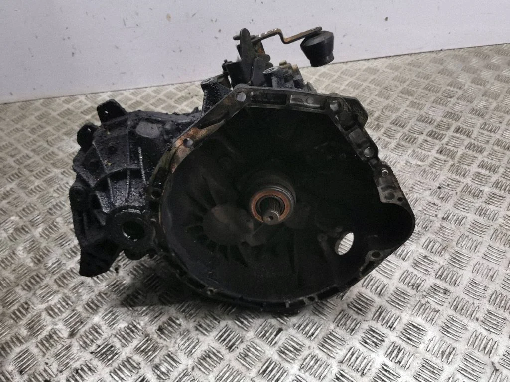 Manualna skrzynia biegów 5-biegowa P04668909AD