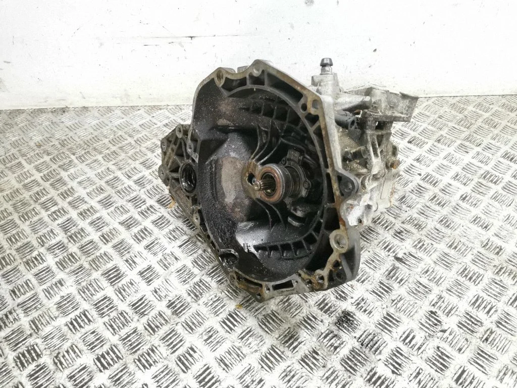 Manual 5 speed gearbox 93176667