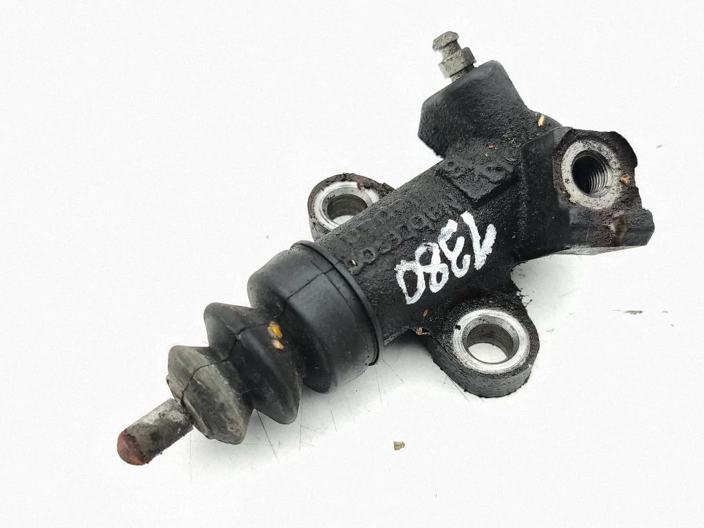Clutch slave cylinder