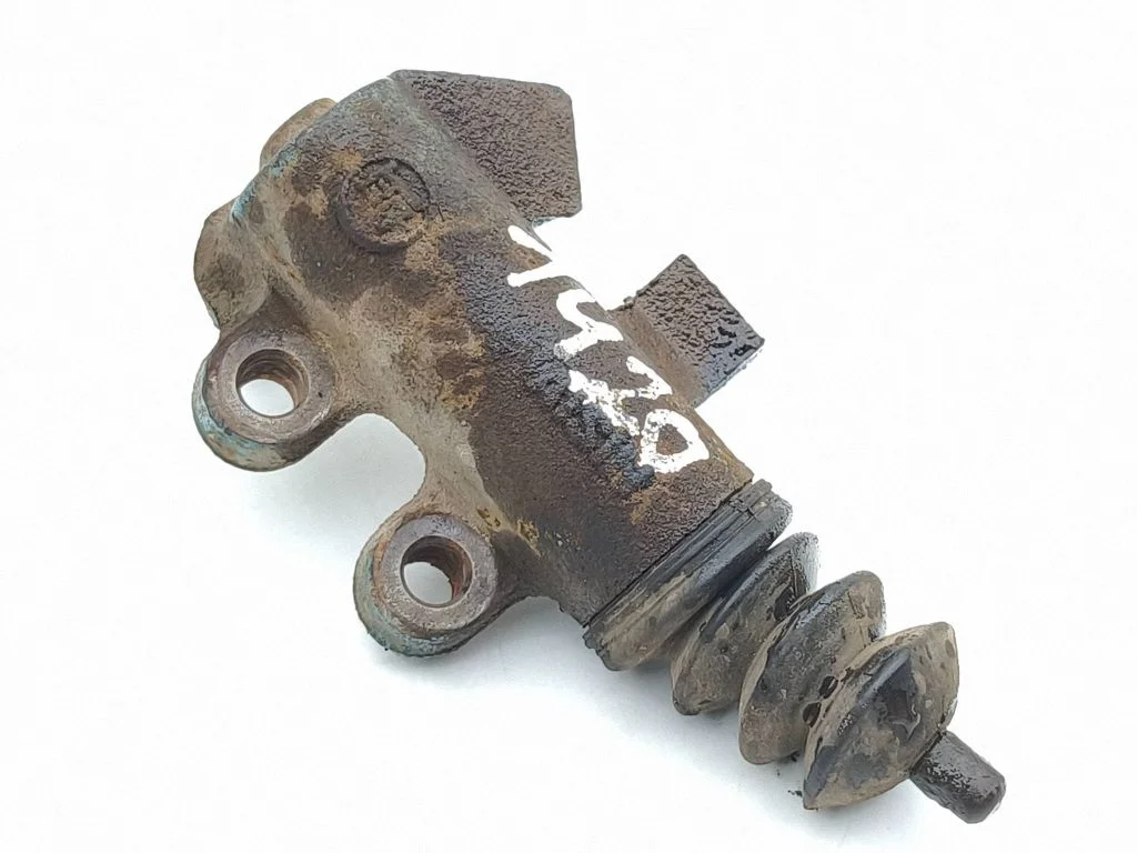 Clutch slave cylinder