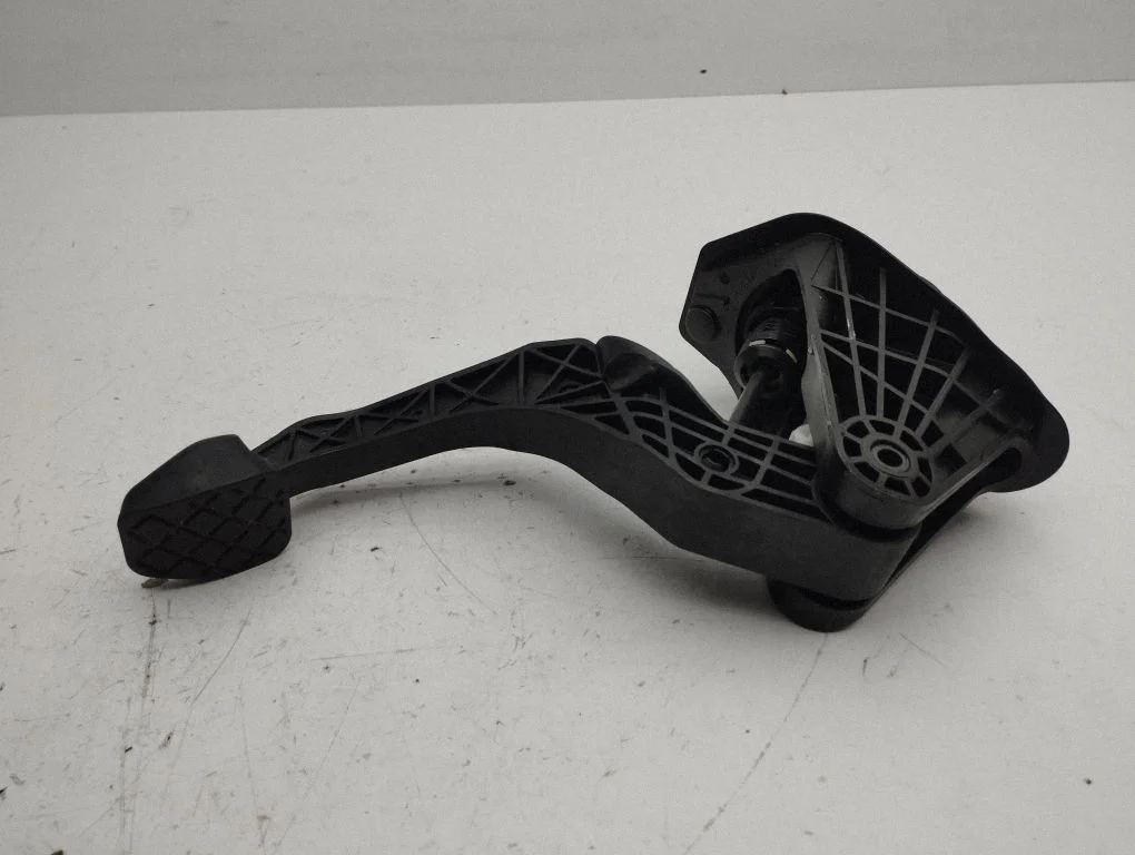 Clutch pedal – Audi A1 (2018-)