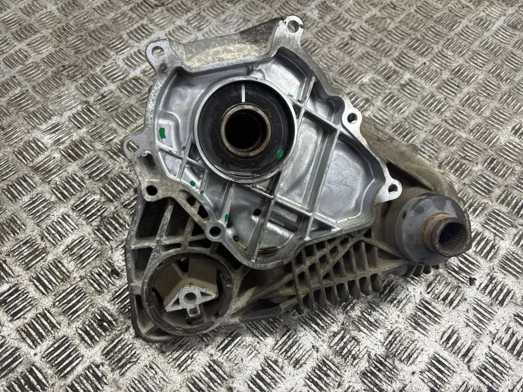 Gearbox transfer box case 8643151