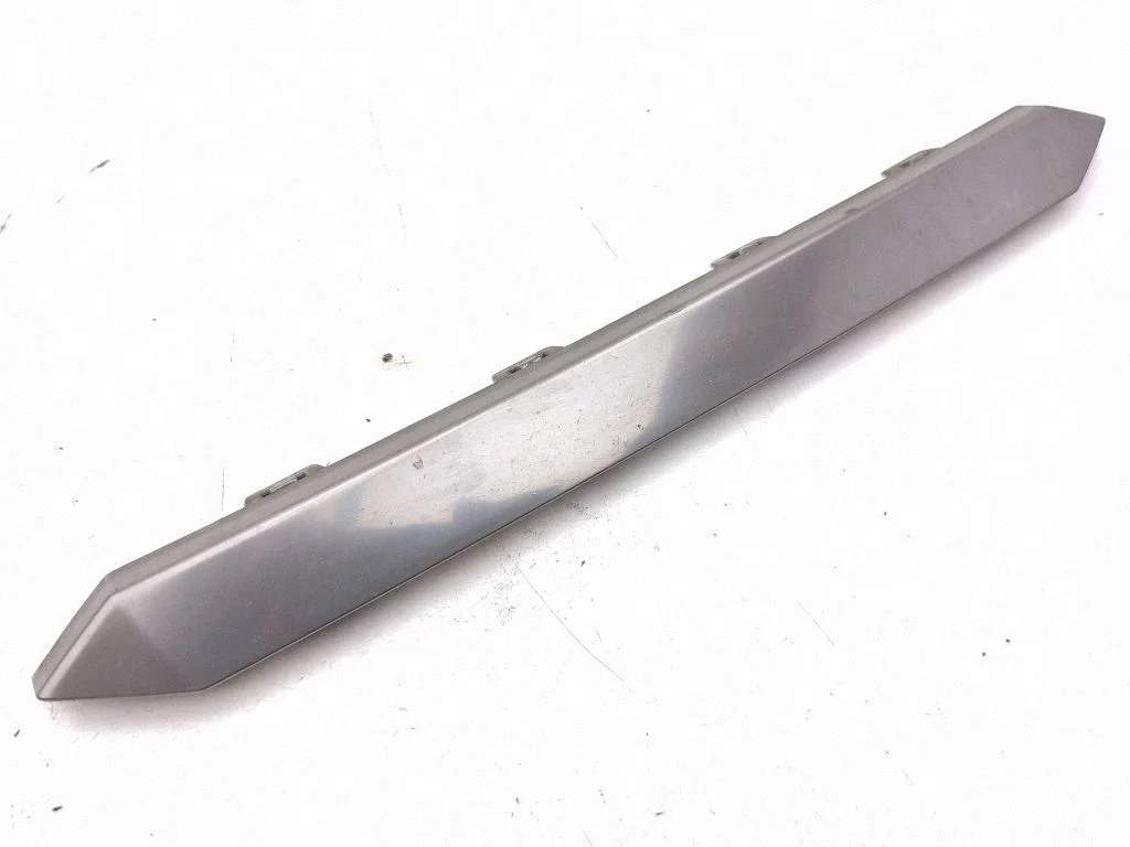 Front bumper splitter molding 86539A0010