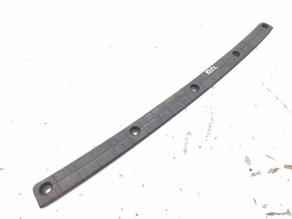 Front bumper lip 4G0807110A