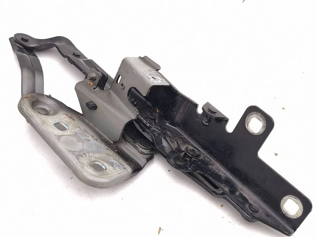 Engine bonnet/hood hinges K8D216801A
