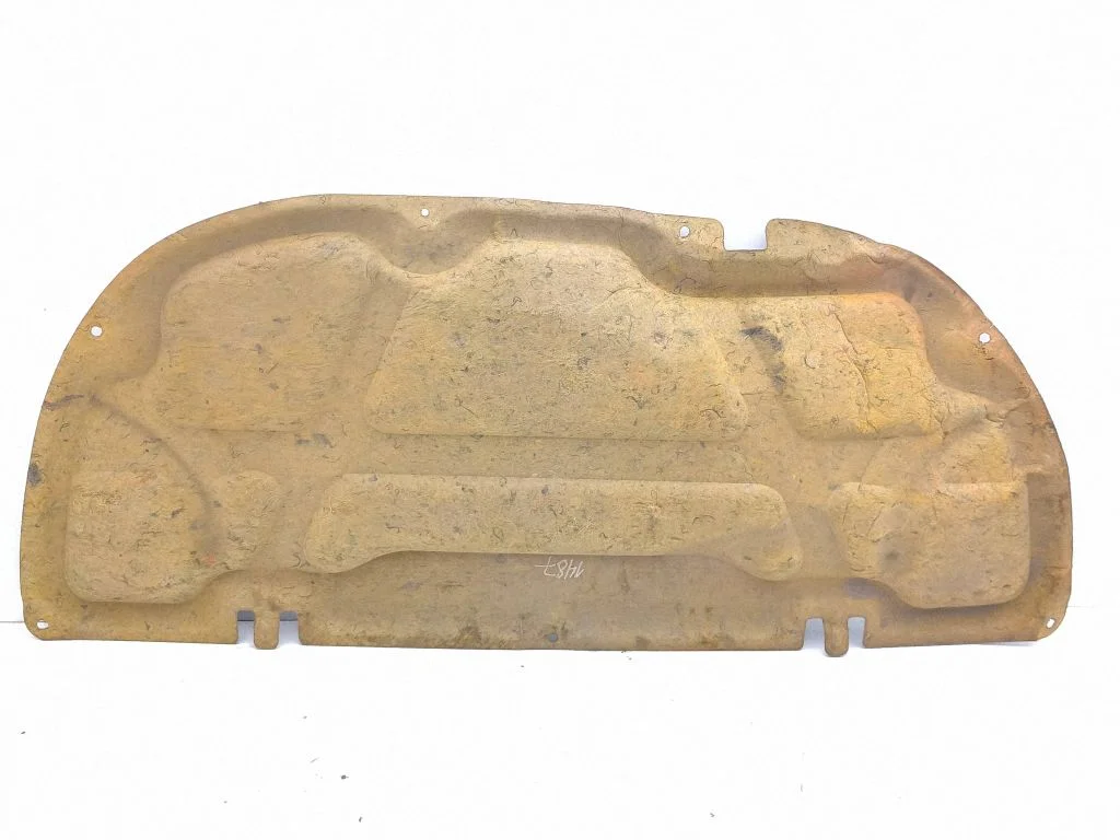 Engine bonnet/hood sound/heat insulation