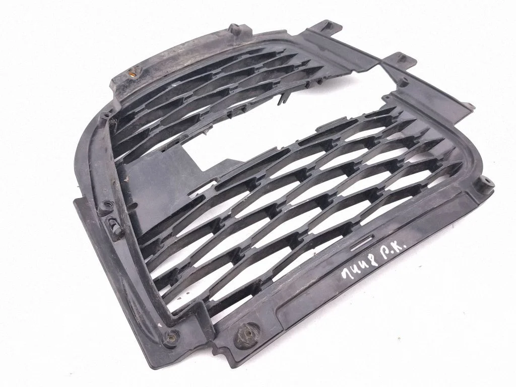Front fog light trim/grill HK5M17K947AA