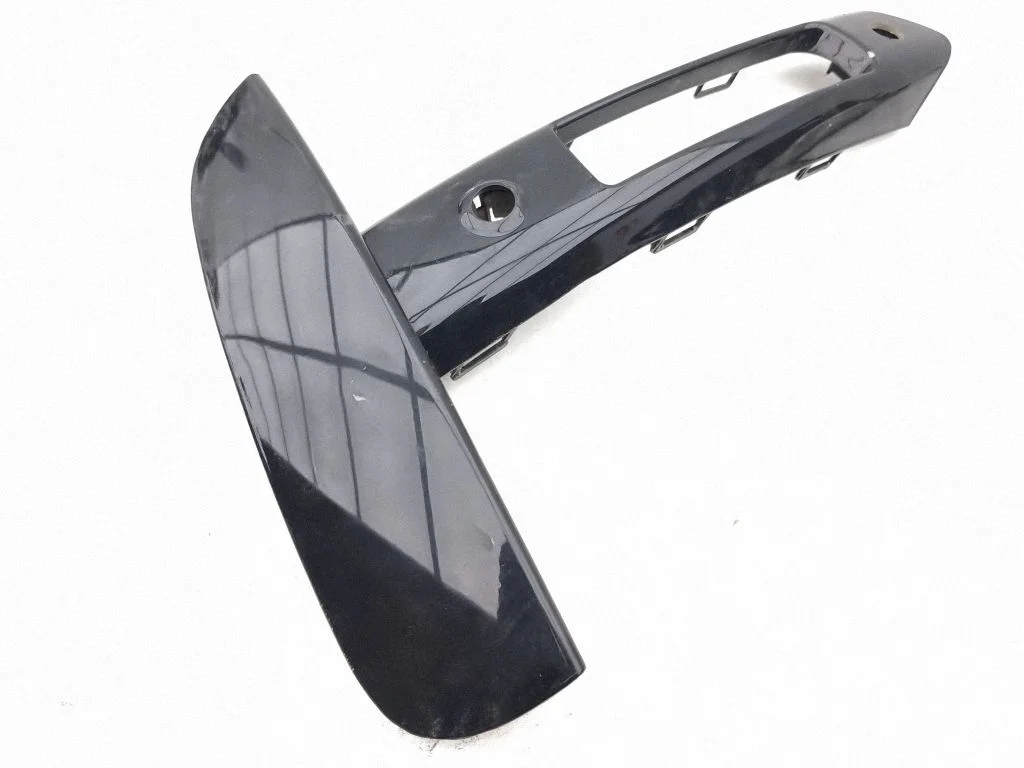 Front fog light trim/grill HK5M15B217AA