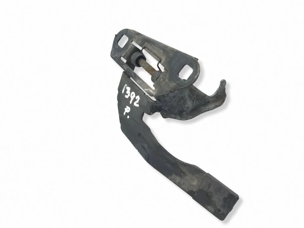 Mootorikapoti luku aas K8D216892AC