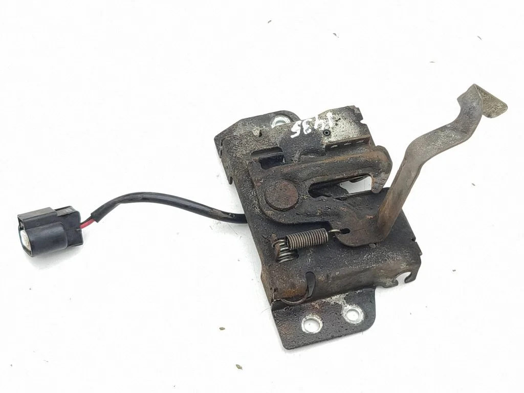 Engine bonnet/hood lock/catch