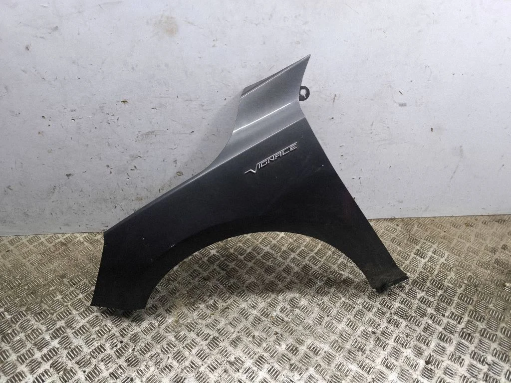 Fender – left
