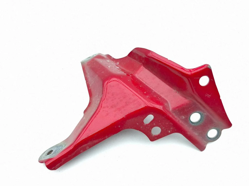 Fender mounting bracket – left
