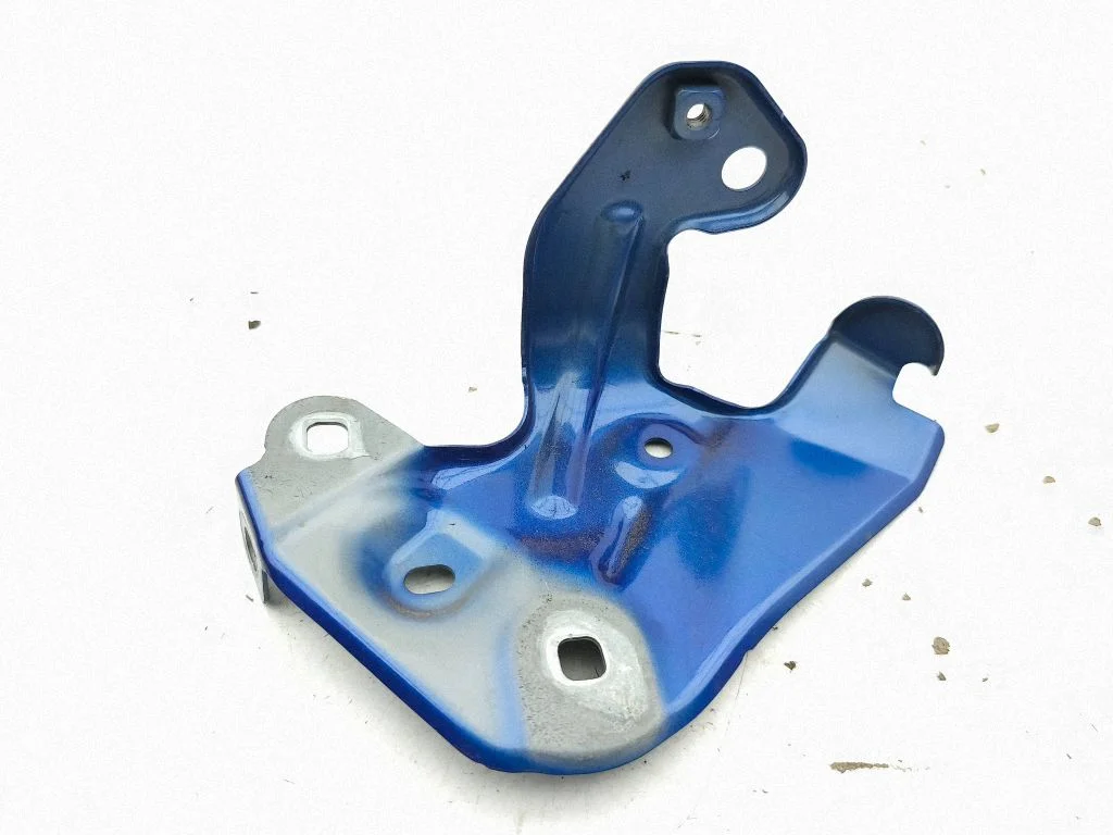 Fender mounting bracket 9629557