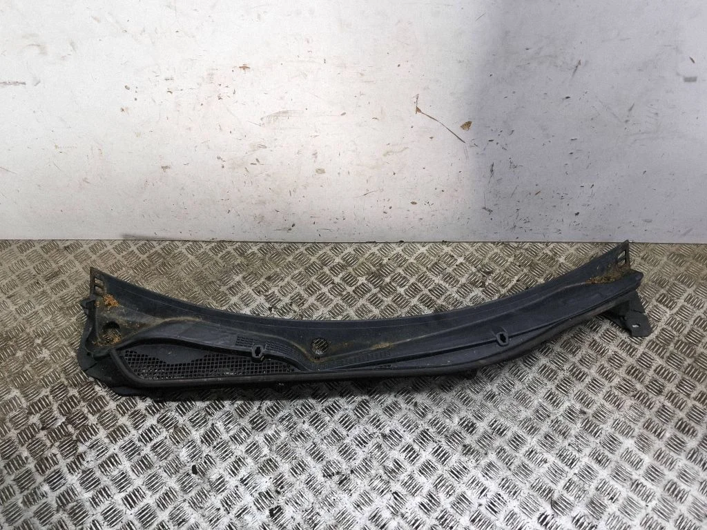 Wiper trim 91422CA000