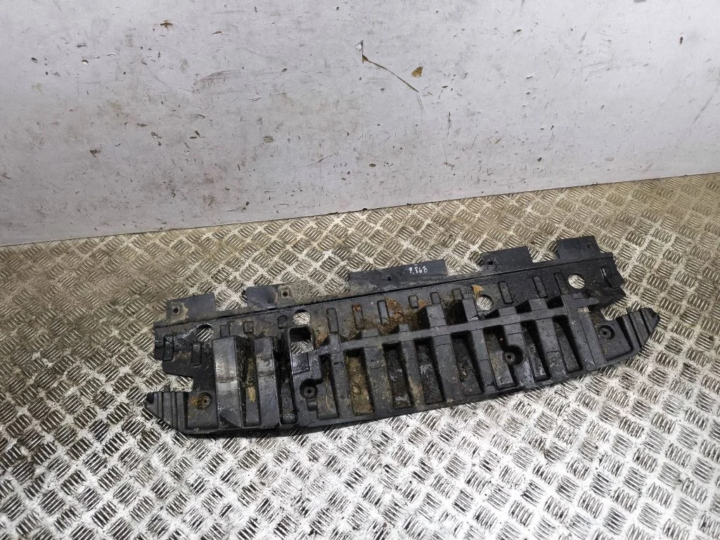Front bumper skid plate/under tray
