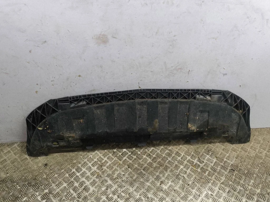 Front bumper skid plate/under tray A2468850036