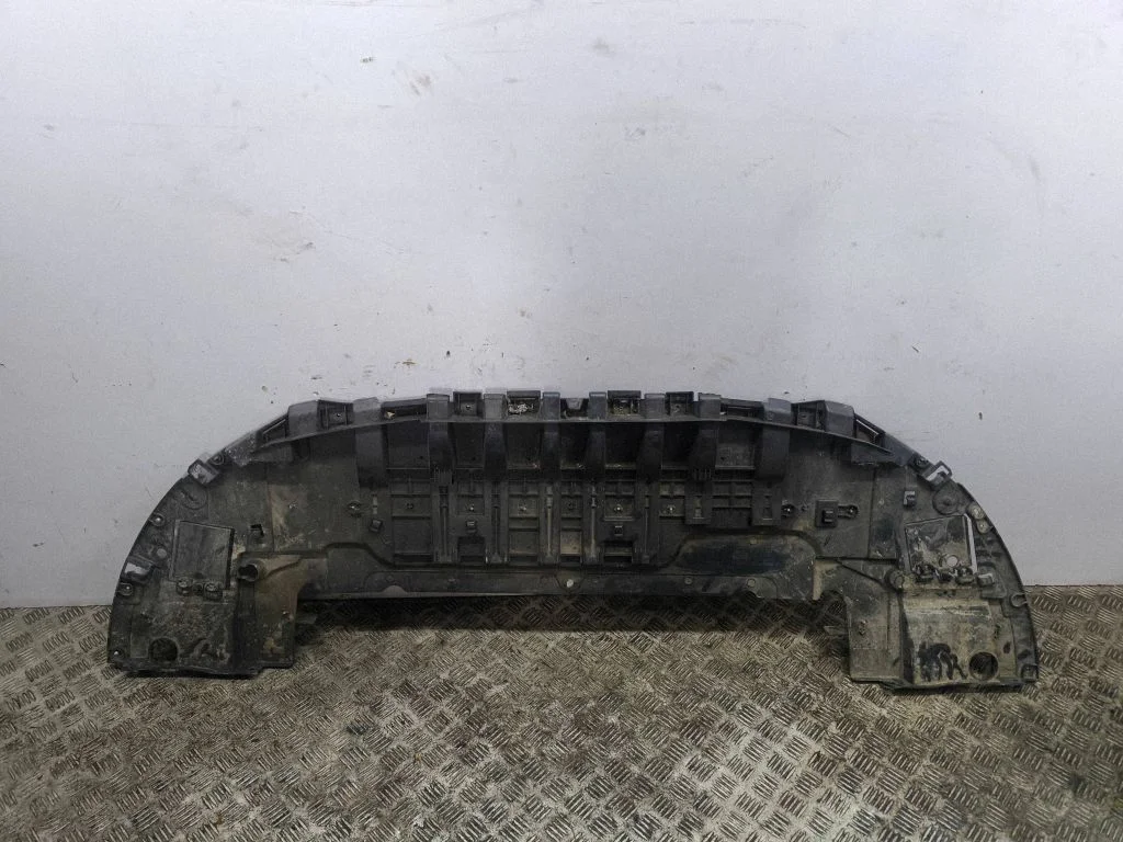 Front bumper skid plate/under tray 622355835R