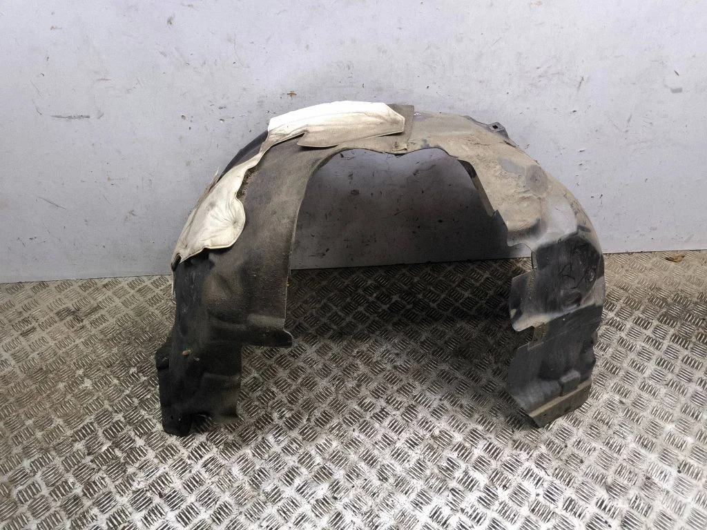 Front wheel arch liner splash guards K8D216A574