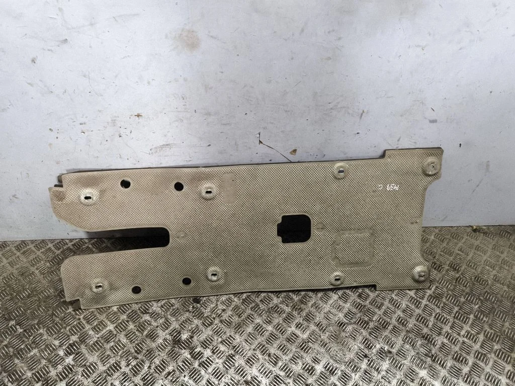 Center/middle under tray cover K8D214385A