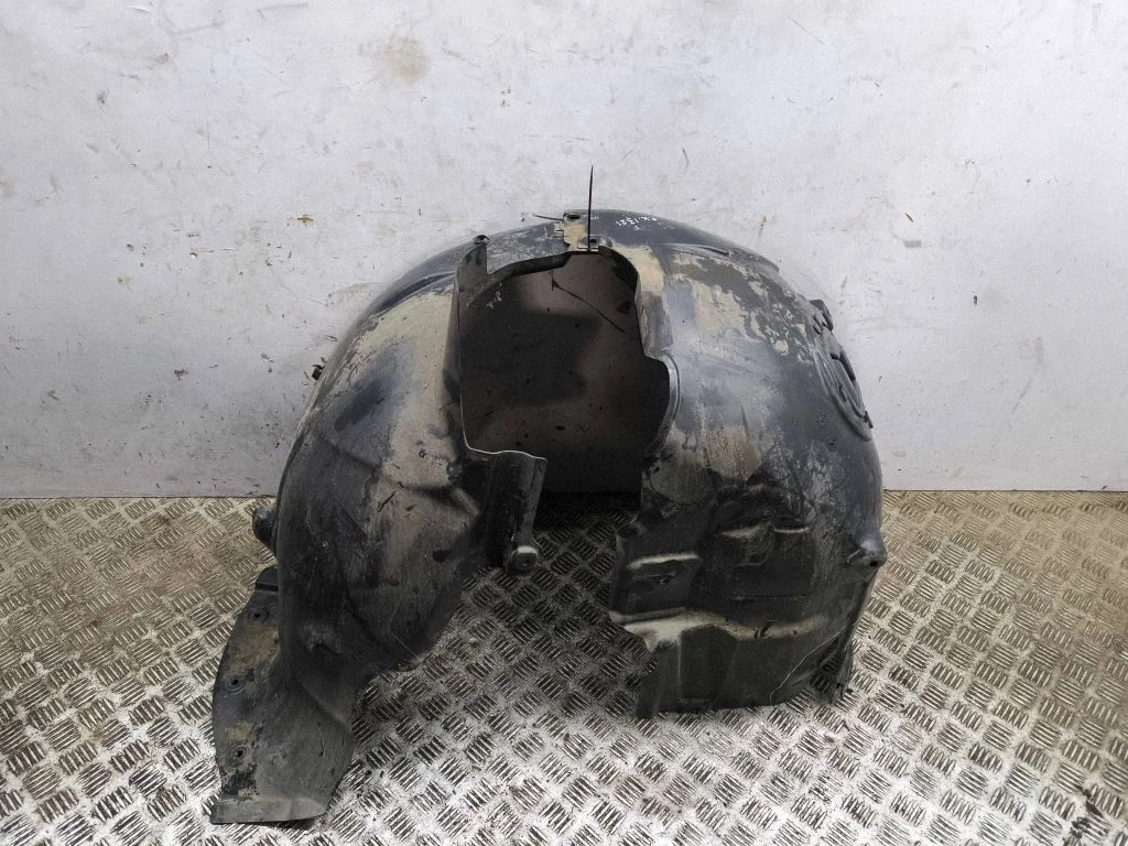 Front wheel arch liner splash guards A2476906500