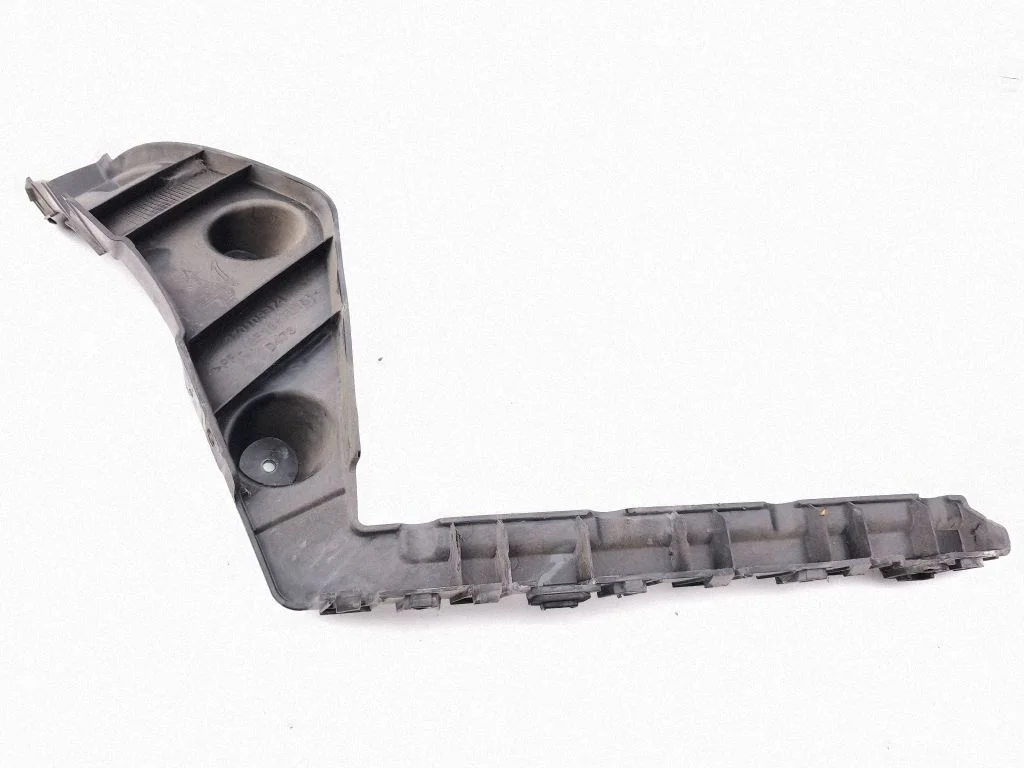 Rear bumper mounting bracket 670108374
