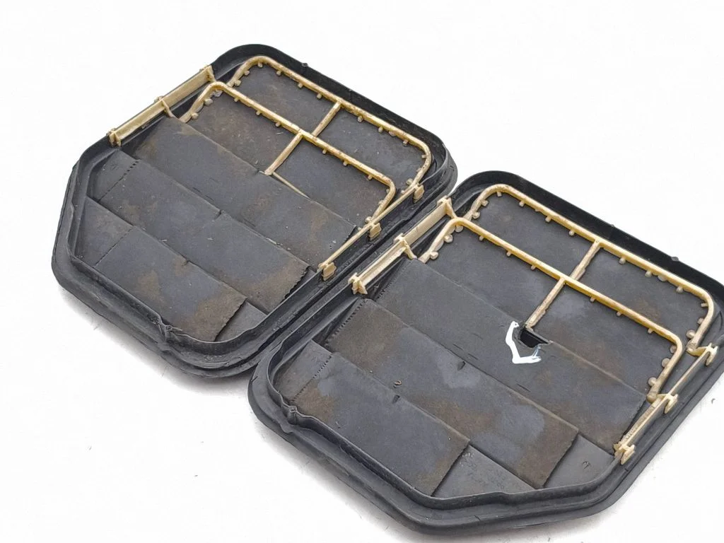 Quarter panel pressure vent