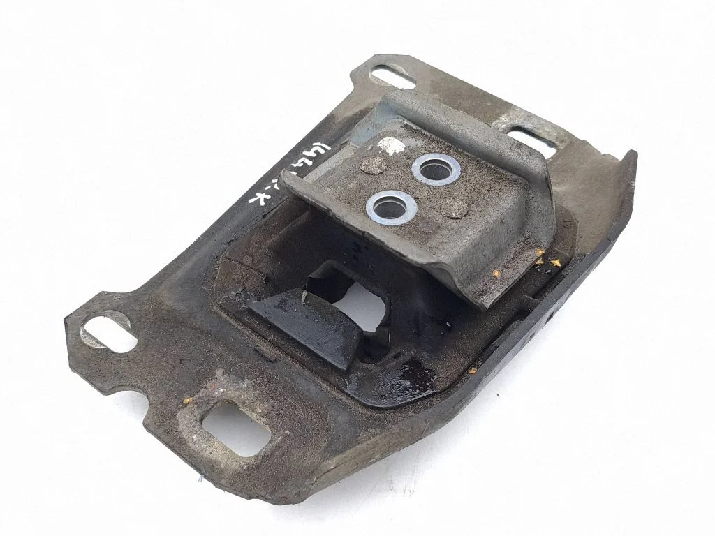 Gearbox mount 9807420980
