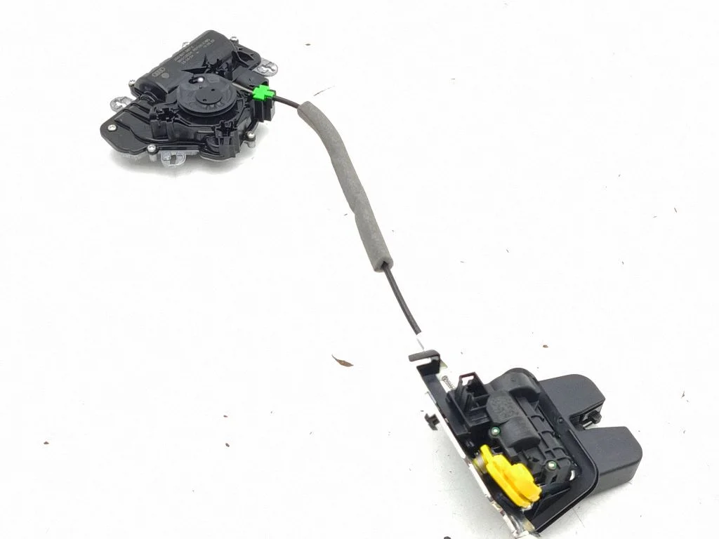 Tailgate/trunk/boot lock/catch/latch 3G0827887C