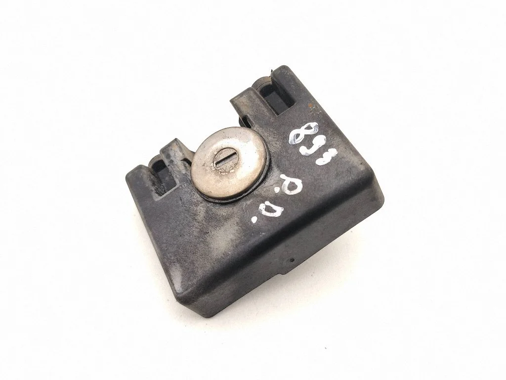 Front door lock (next to the handle) 963222