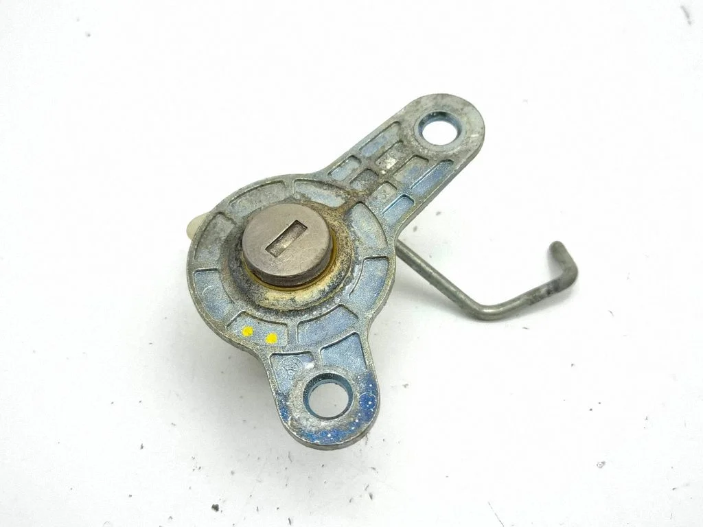 Front door lock (next to the handle) 242377