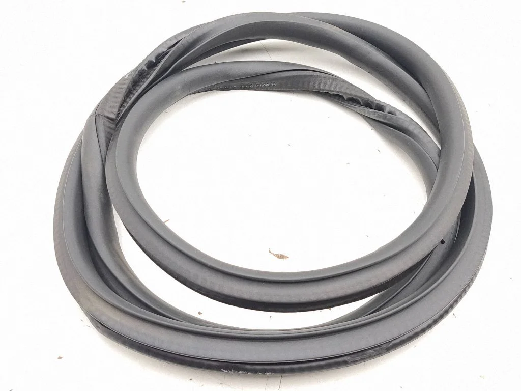 Front door rubber seal A1776920000