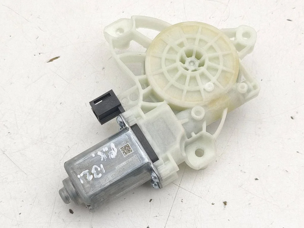 Front door window regulator motor A0009065806
