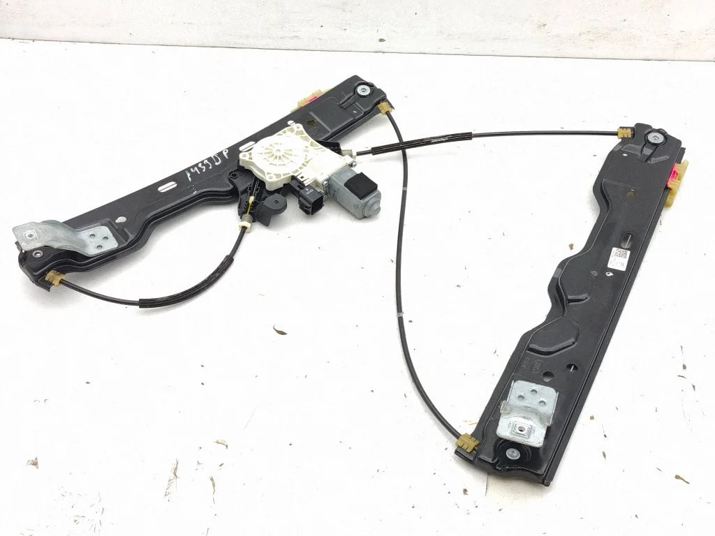 Front door window regulator with motor K8D223200AC