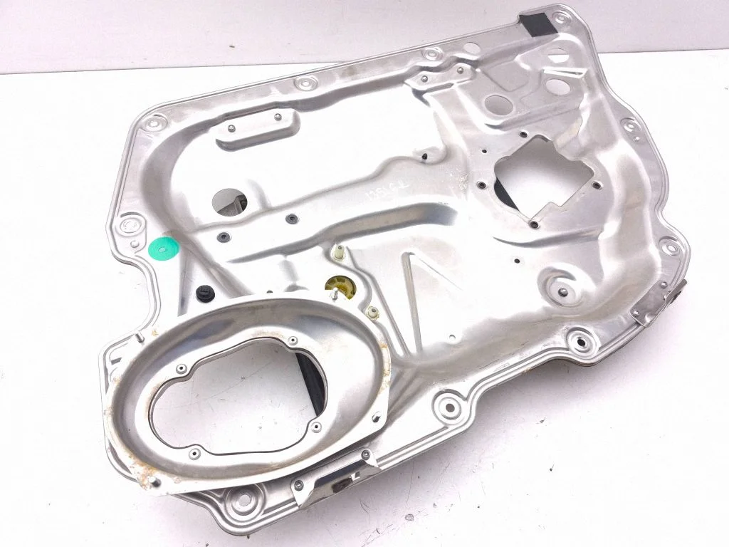 Rear window lifting mechanism without motor 3W5839462C