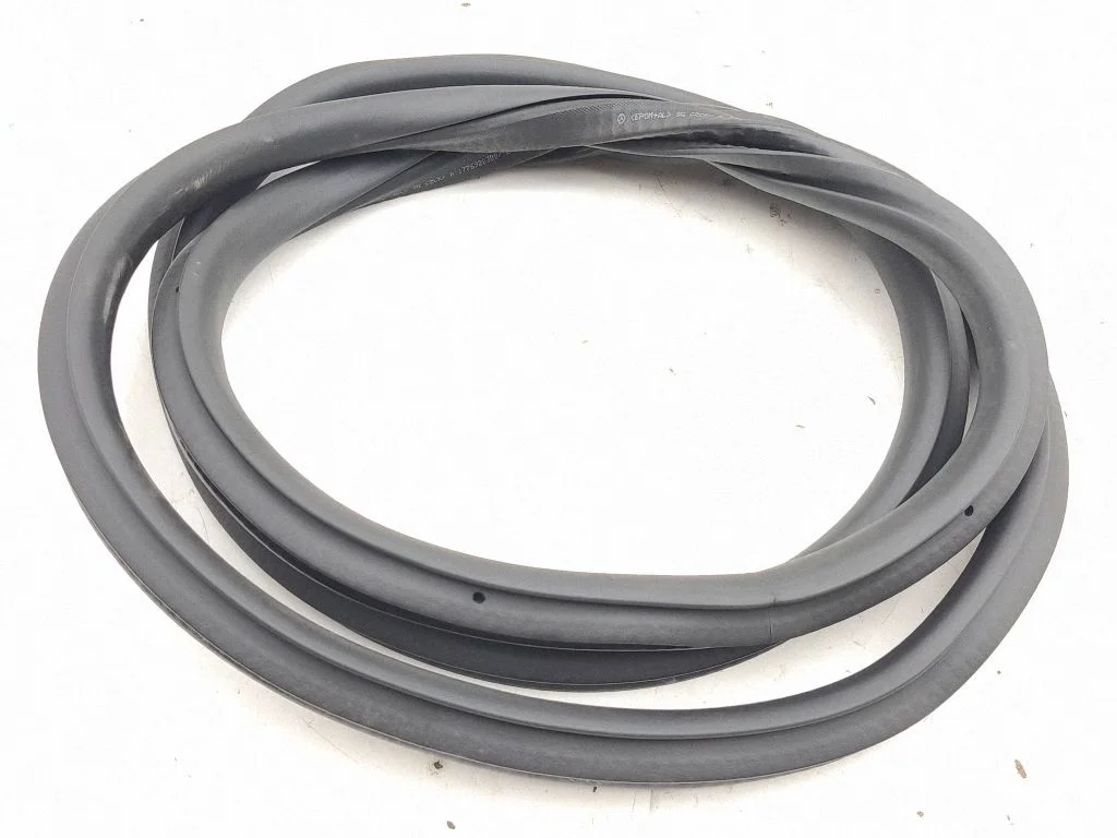 Rear door rubber seal (on body) A1776920300