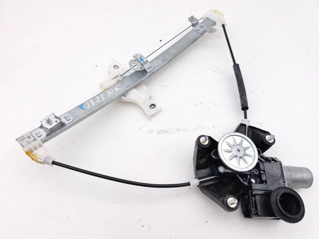 Rear door window regulator with motor 85720K0010