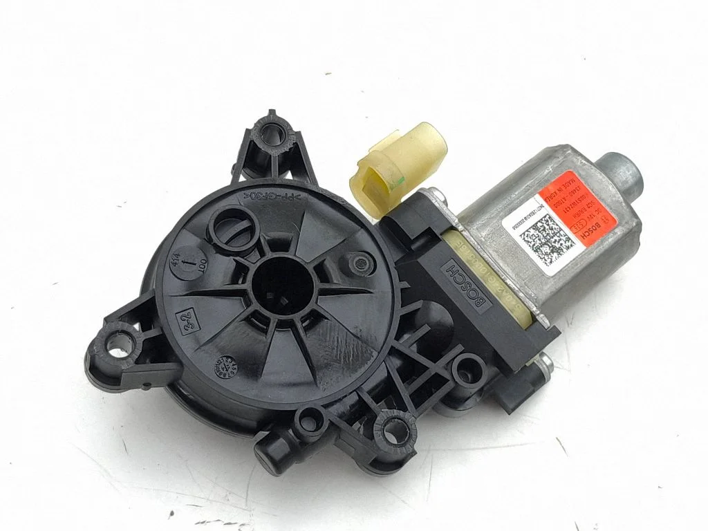 Tagaukse aknatõstuki mootor 83460AA000