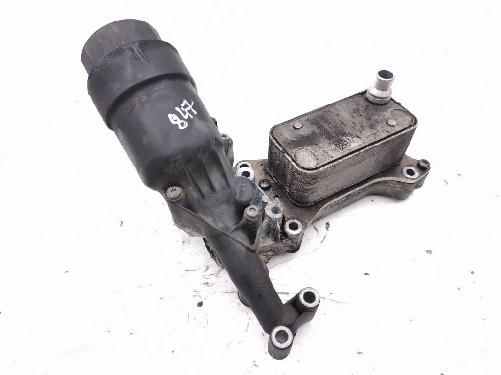 Oil filter mounting bracket A6511800565